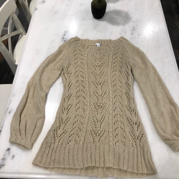 Beautiful Beige Sweater top - Picture 1 of 9